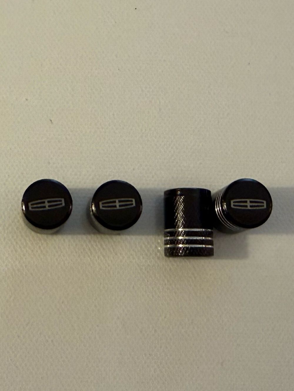 Lincoln Valve Stem Caps in Black Set of 4 NWT